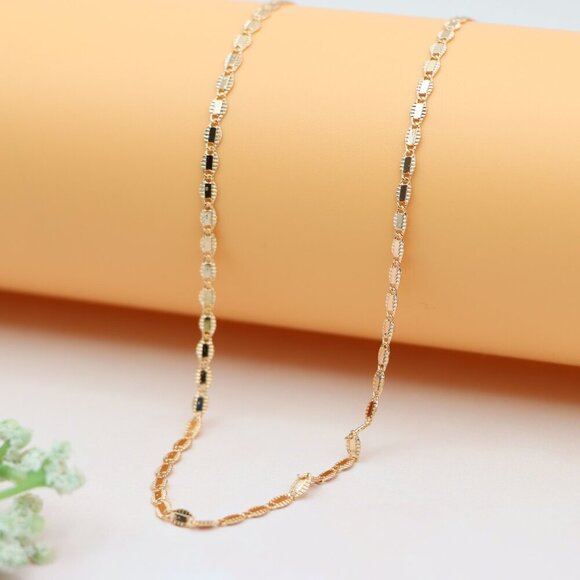 "Shimmer Oval Link Rose Gold Necklace Bold Yet Sleek, XPNL0142 - Picture 6 of 12